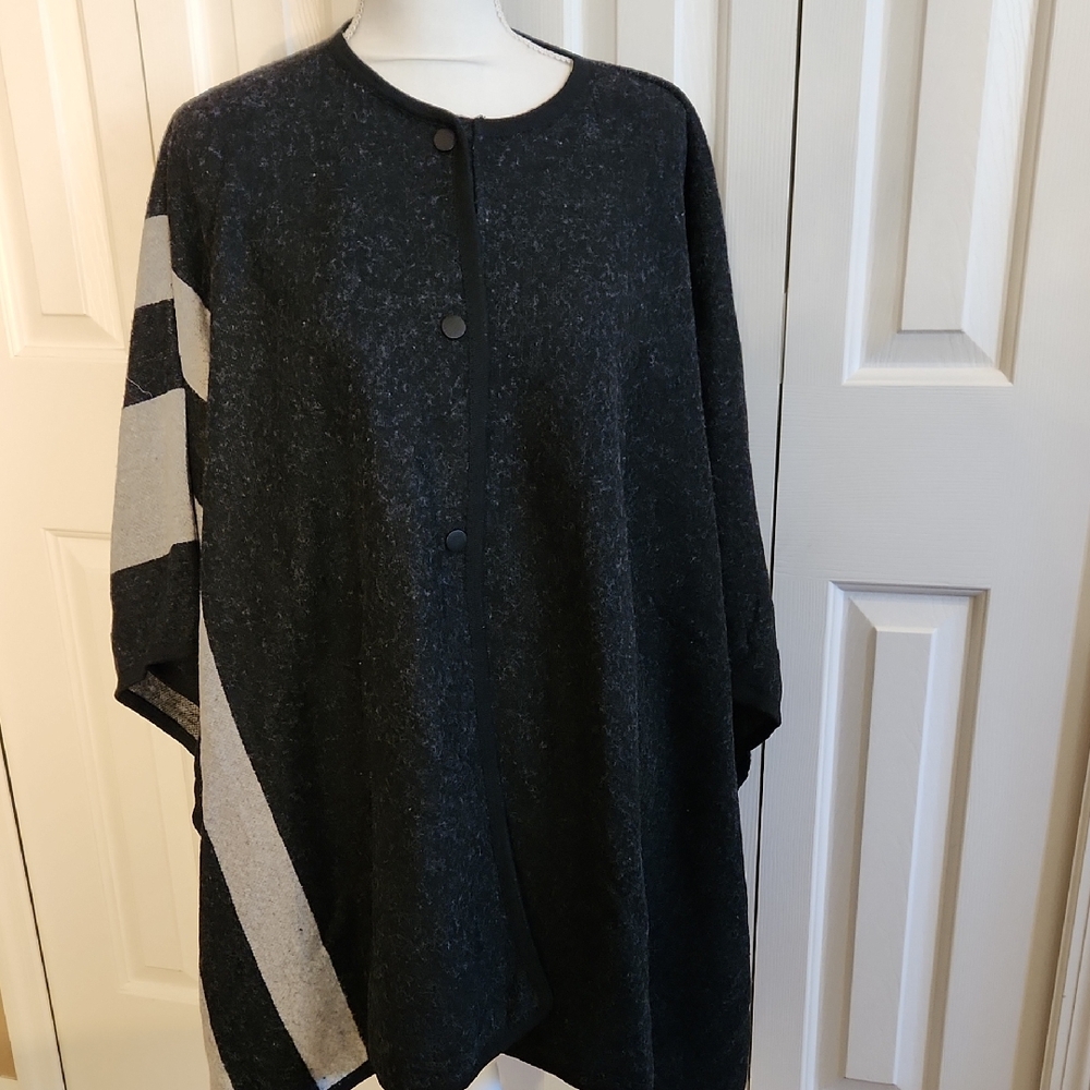 Modena, Elegant Black and Gray Women's Cape, NWT, Oversize